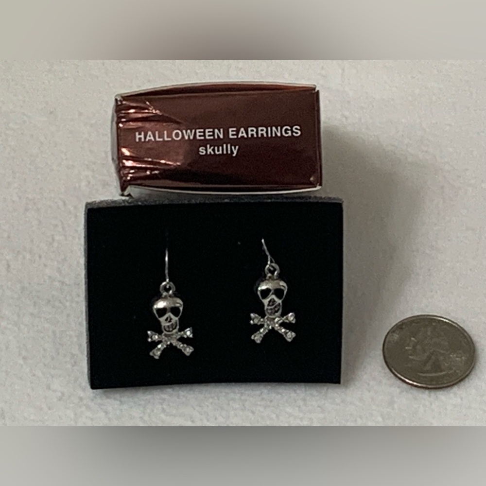 AVON 2007 HALLOWEEN “SKULLY” EARRINGS